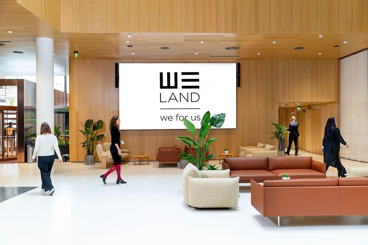 ISS We Land_01_1500px