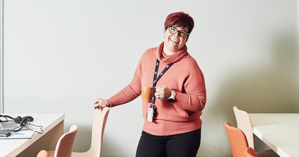 Pitsanpakkaajasta palveluesimieheksi: ”Opinnot aukaisivat uusia mahdollisuuksia eteeni”