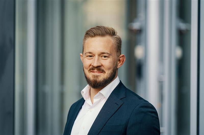 Piirivartijasta tekoälyn sanansaattajaksi – Samin urapolku yhdistää teknologian ja ihmiset